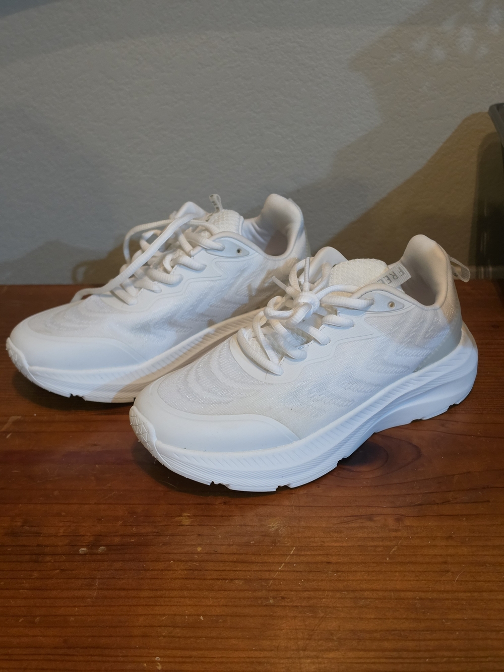 Women's All-White Lightweight Freely Lace-Up Sneakers - Picture 2 of 7